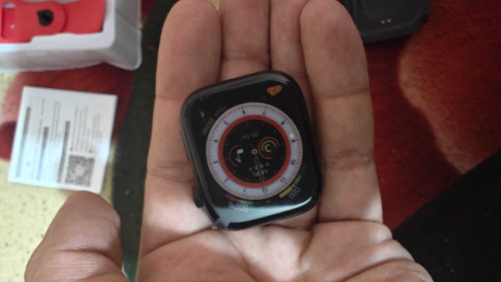 Ceas smartwatch