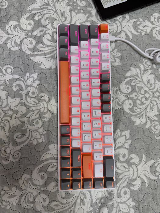 Tastatură mecanică 68 Keys RGB