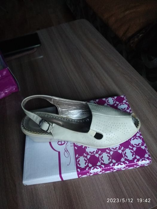 Продам обувь женскую