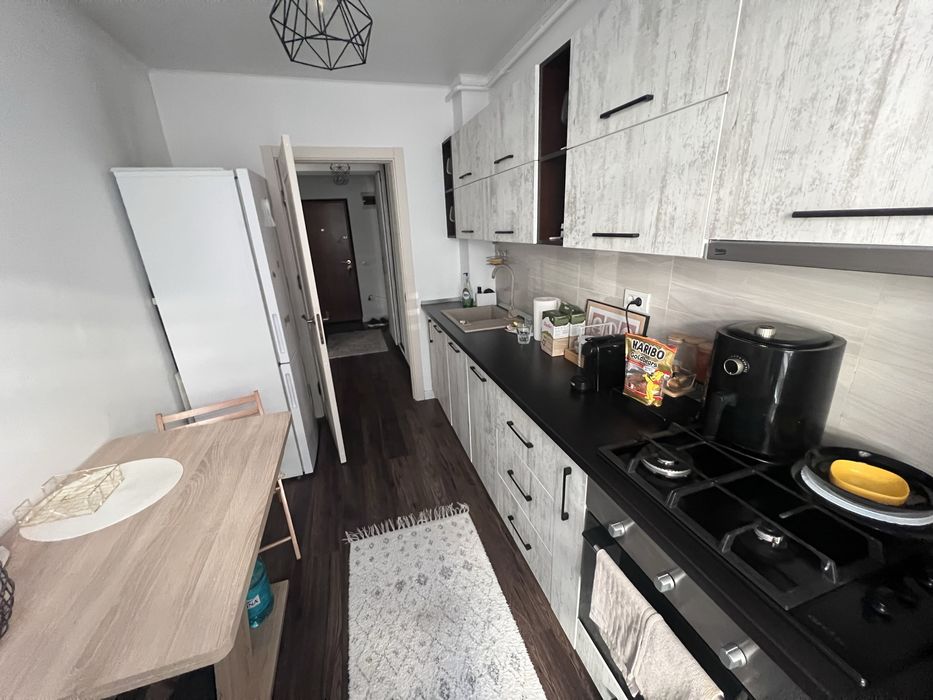 Inchiriez apartament 2 camere decomandat