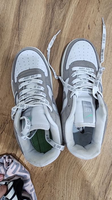 кроссовки 35 Размер, одеты 1 раз