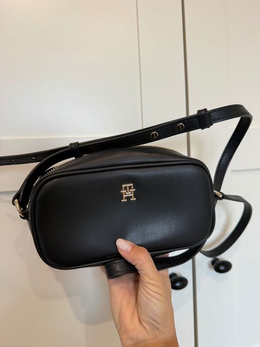 Дамска чанта Tommy hilfinger черна