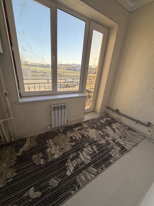 Тинчлик плаза олдида хон сарой домидан 1 хона 2 хона килинган уй