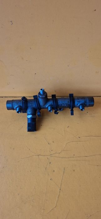 Горивна рейка ЛЯВА Bosch — Audi A4 (B7/B8) / A5 / A6 (C6/4F) / A6 Avant / A6 Allroad / A8 (D3) / Q7 / VW Touareg 2.7/3.0 TDI | OEM 059130089S