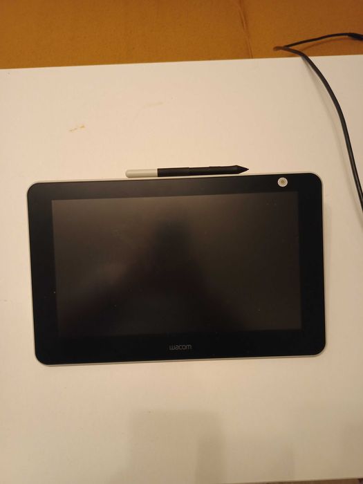 Wacom one 13" Creative Pen display 2022 таблет за рисуване