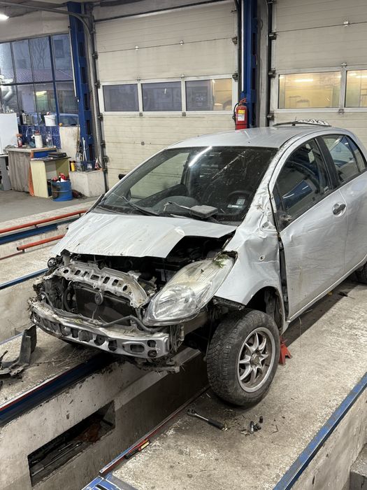 Тойота  Ярис НА ЧАСТИ 1.0i 2011 г