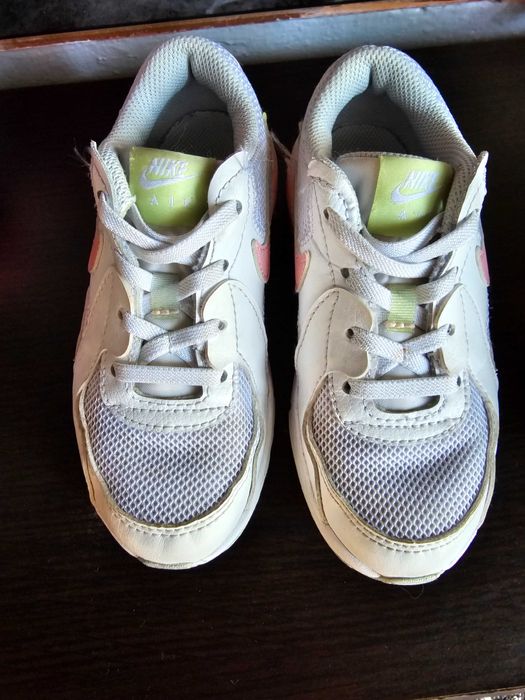 Обувки Nike 28 размер  и кецове GAP 28 размер  .За двата чифта 50лв