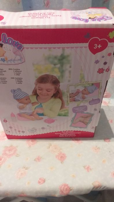 красива бебе за малко момиченце ново издаващо звуци и пишкащо -40лв.