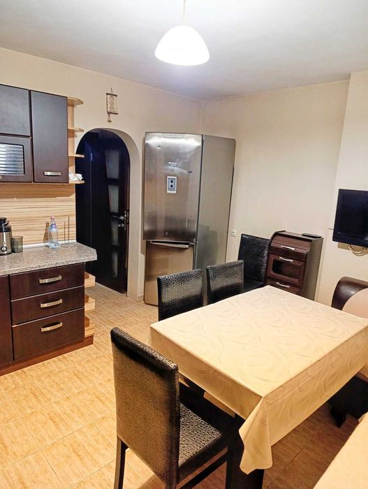 Дава се под наем Тристаен апартамент в Асеновград - 70 кв.м за 306 € - Снимка #1