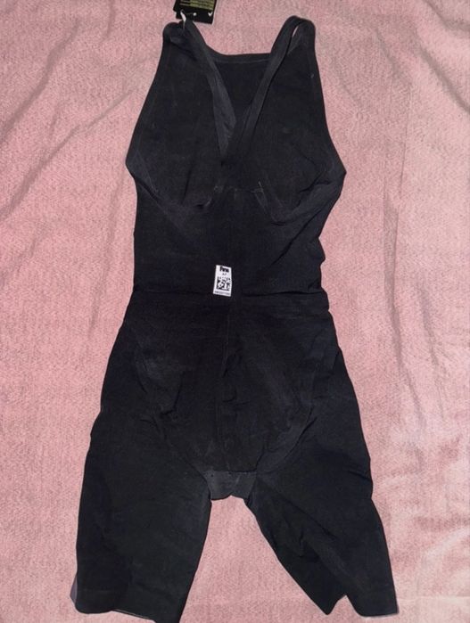 Costum competitie femei