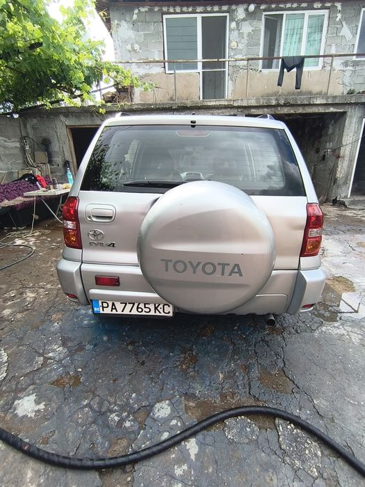 Продавам Тойота рав 4 2003г