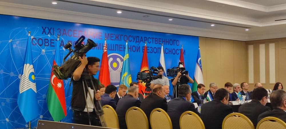 услуга микрофон,колонки звук запись для проведения мероприя