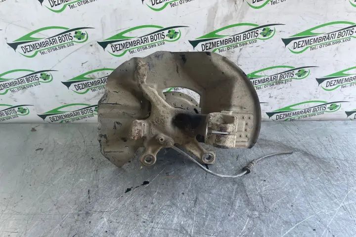 Fuzeta fata dreapta BMW Seria 3 2001 320d MT (136 hp)