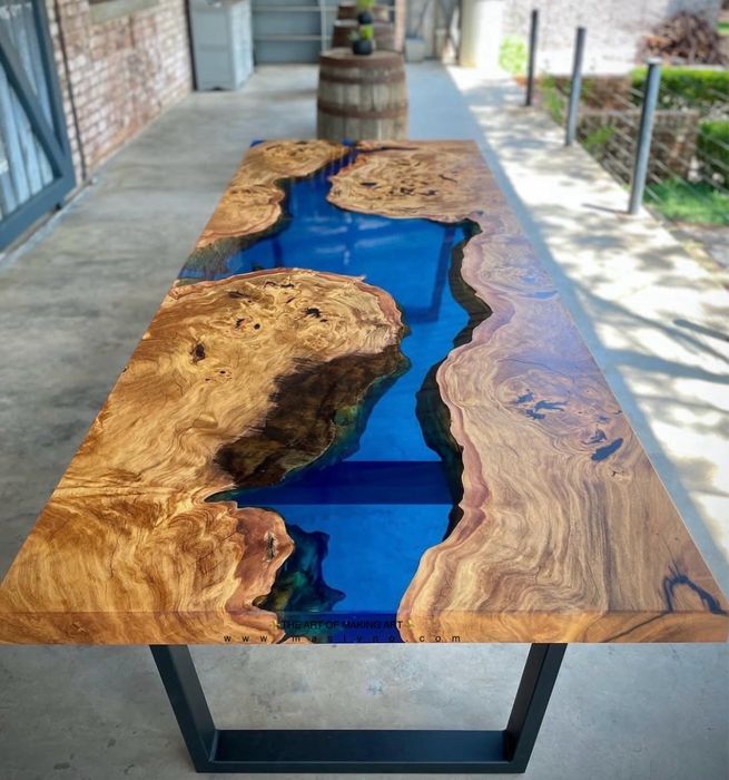 Маса с епоксидна смола