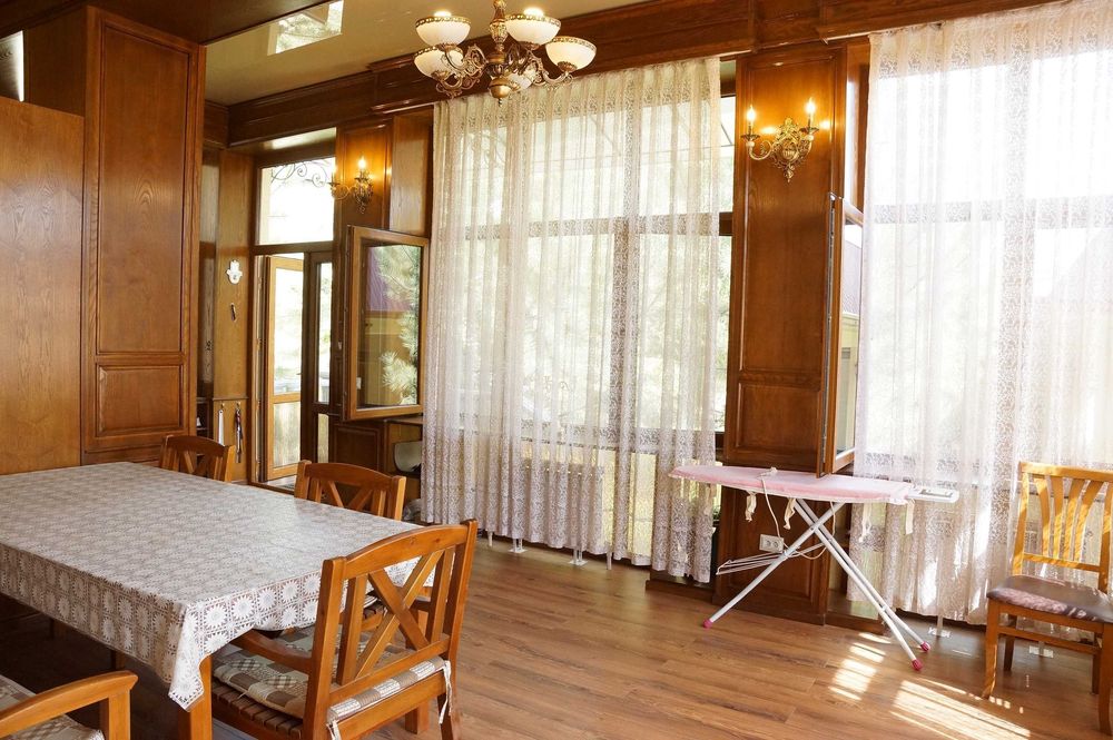 Центр Луначарского,Турон. Солидный дом по цене земли.75 000за сотку