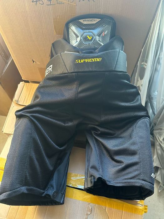 Продам трусы-шорты хоккейные