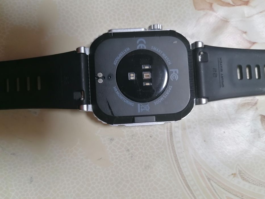 Смарт медицински часовници 3 различни модела