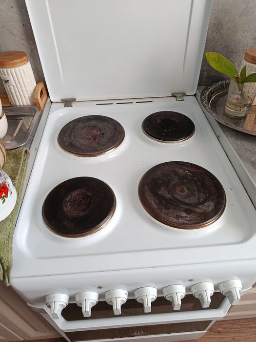 Продам электрическую плиту