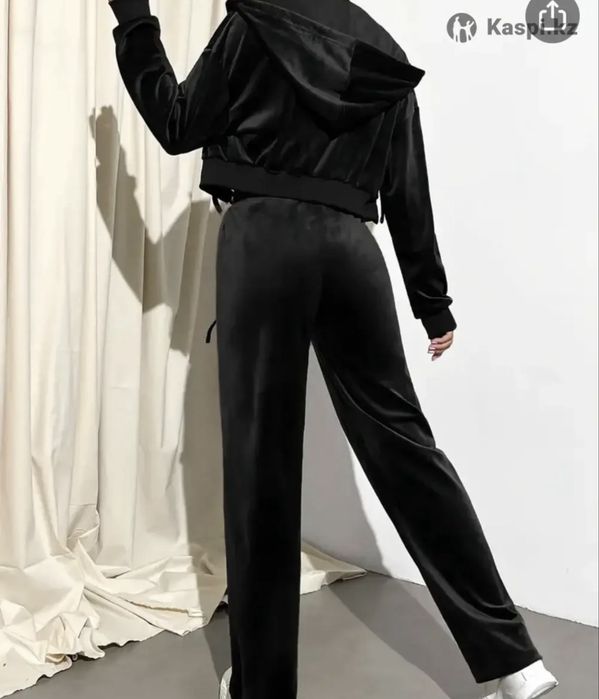 Продам спортивный  костюм