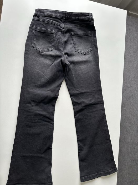 Джинсы на девочку рост  146-152 новые