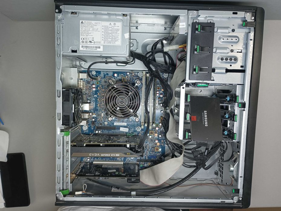 HP Z210 Workstation / i5 / GTX 950 / SSD 256GB / 8GB RAM