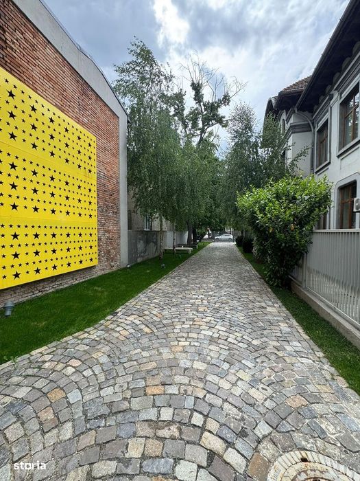Apartament 3 camere, et 5 cu terasa, clădirea Stela, str. N.Bălcescu