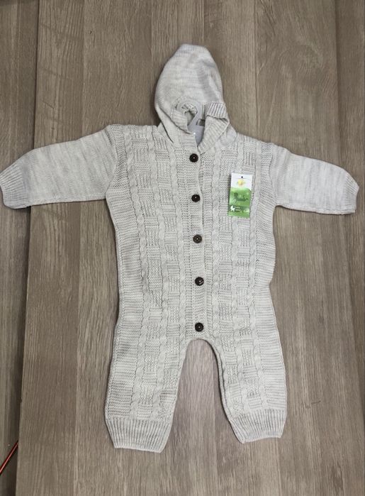 Детский вязанный комбинезон
