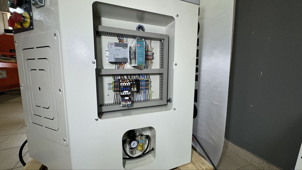 APEX I Masina de sertizat hidraulica profile din aluminiu