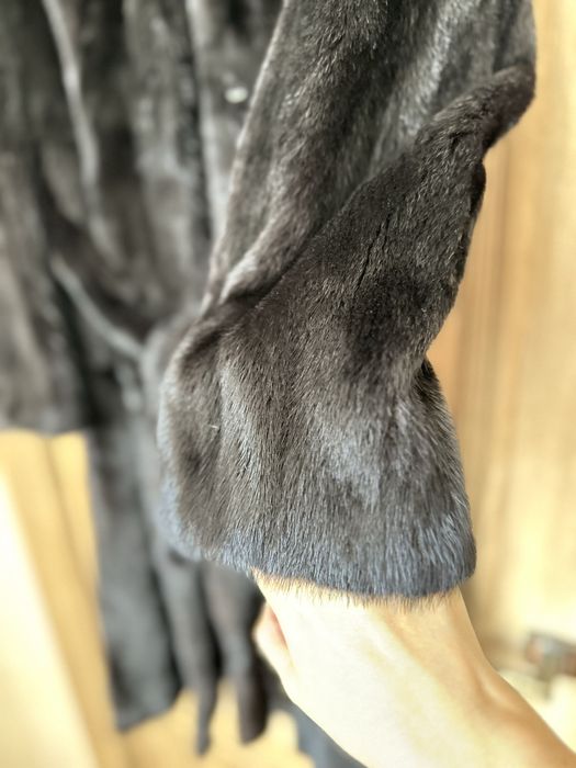 Продам норковую шубу