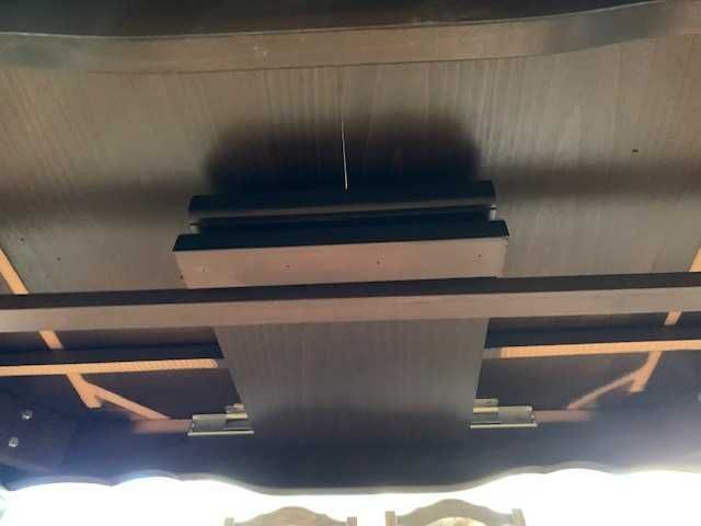 ЧИСТО НОВА МАСА ОТ МАСИВ! 130см+30см дълж./80см шир./75см вис.