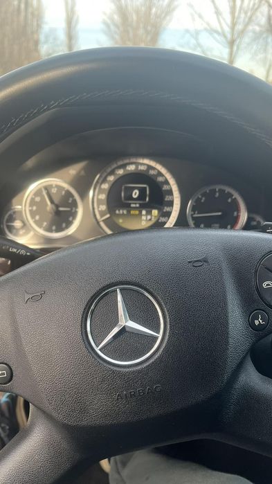 Мерцедес Е220 CDI