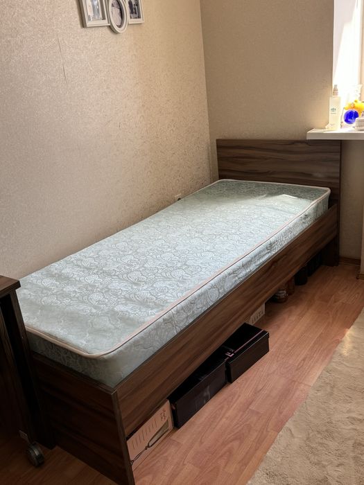 Кровать односпальная