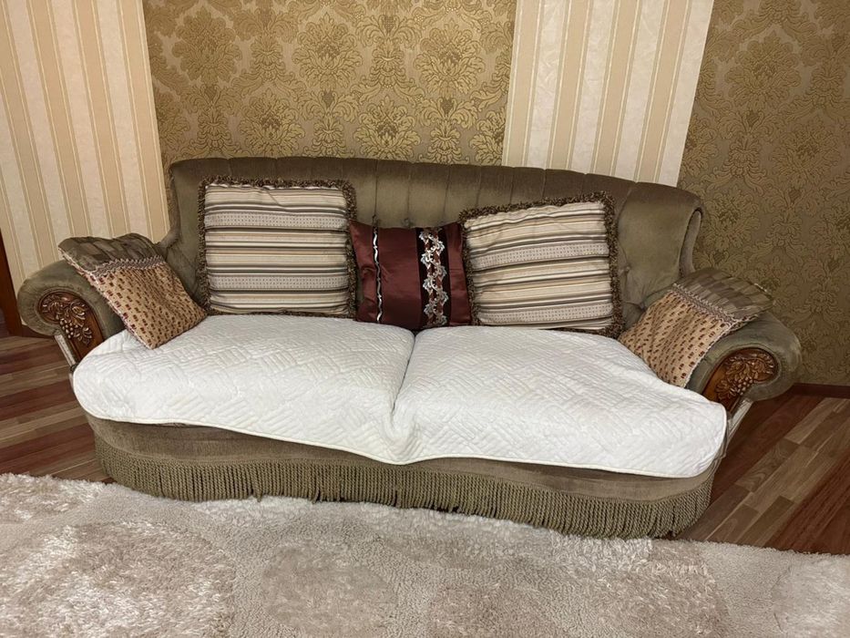 Продам Мягкую  мебель  тройка
