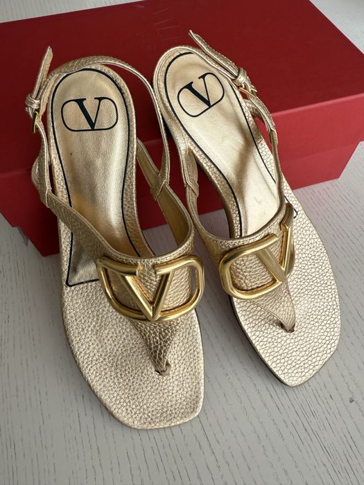 Сандали Valentino