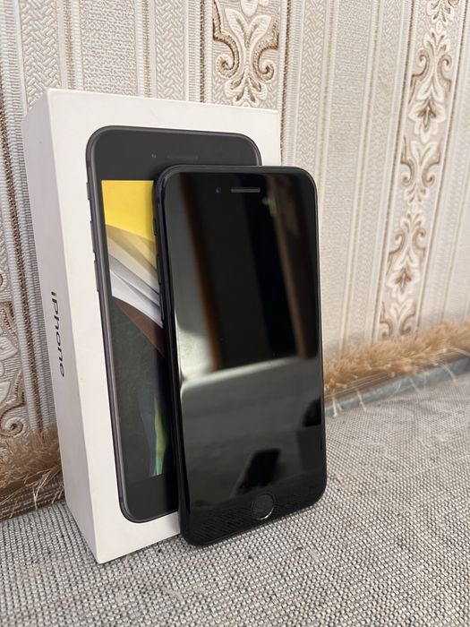 Продается Iphone ce 2020