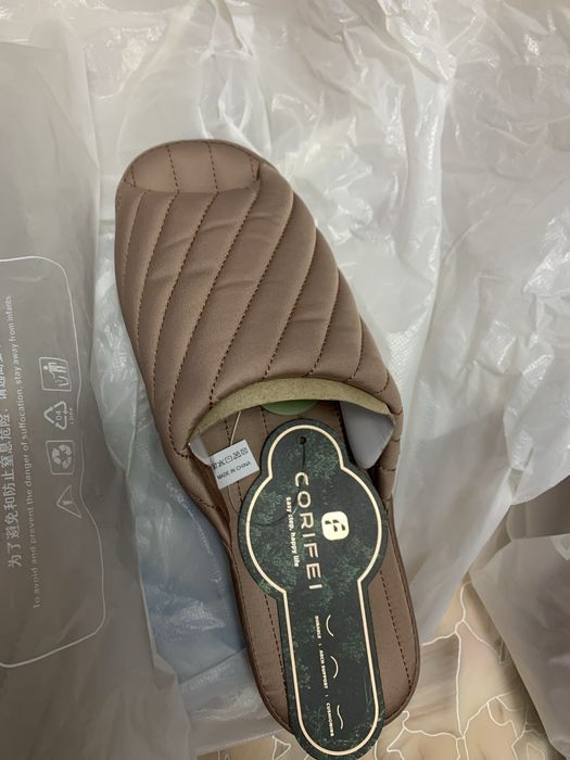 Тапочки шлепки новые трендовые