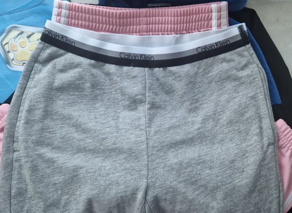 Calvin Klein 6/7y оригинален унисекс