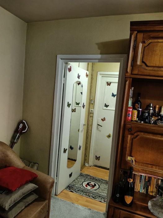 Vând apartament cu 3 camere ,Drumul Timonierului  ,1980,etaj 3