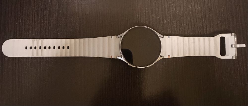 Galaxy Watch 7 LTE eSIM + 3в1 зарядна станция + пълен комплект