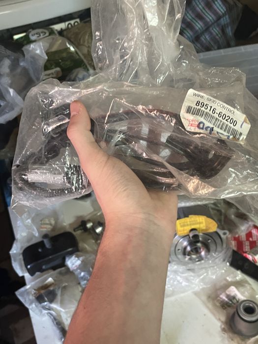 Запчасти на Tayota Rav4