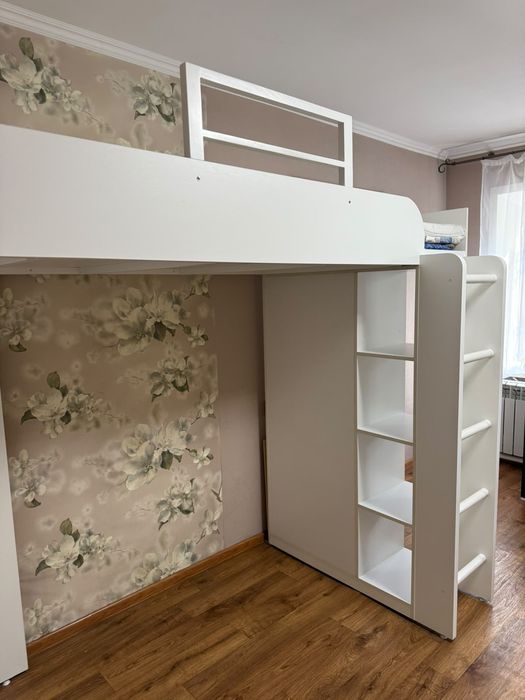 Двухъярусная кровать