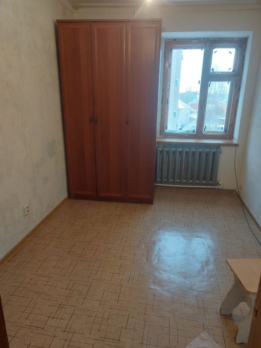 Шифонеор трёх дверные