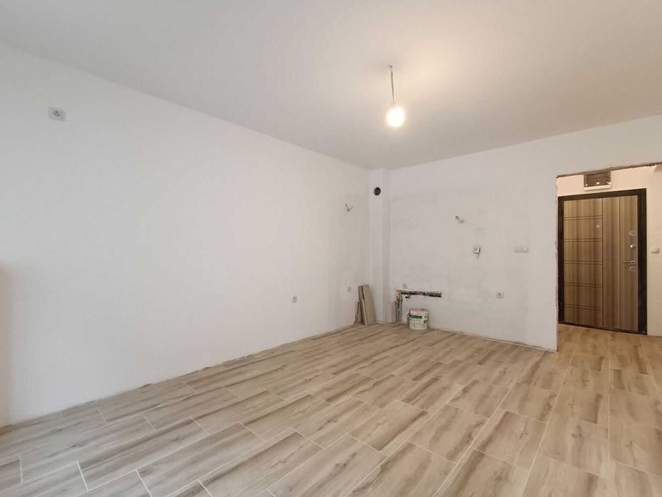 Продава се Двустаен апартамент в Велико Търново, Бузлуджа - 66 кв.м за 1637 €/кв.м - Снимка #2