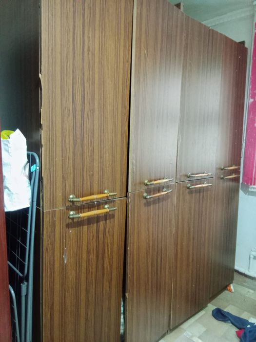 Отдам даром шкаф советский деркул