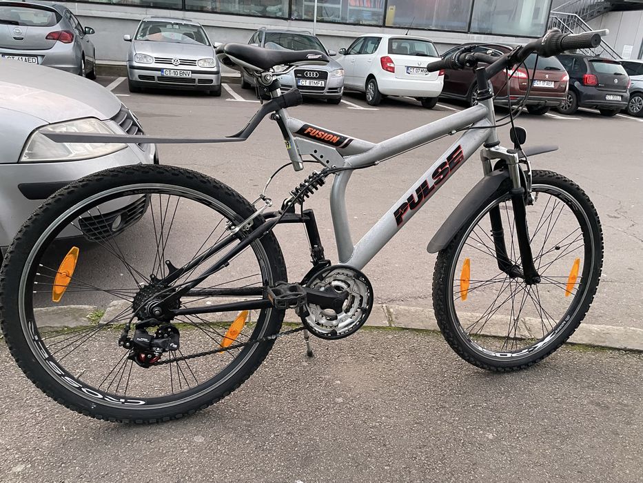 Bicicleta full suspension downhill 26”