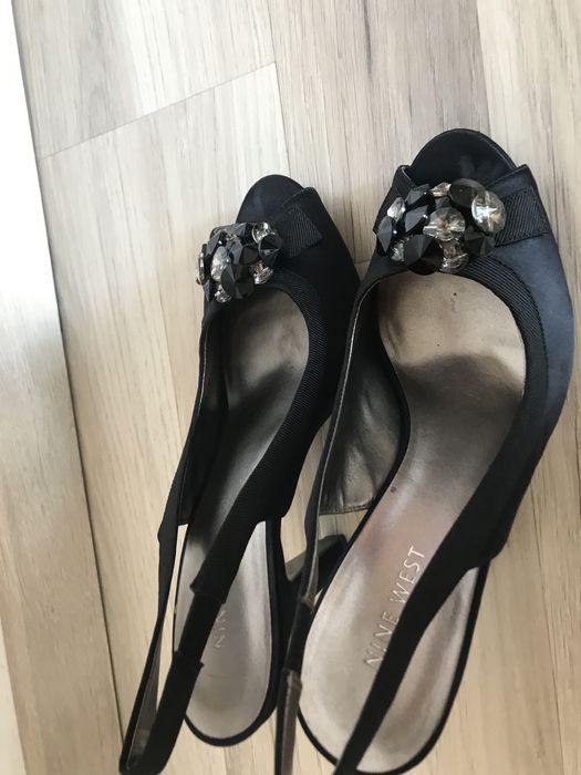 Sandale satin , 38,5, cu accesoriu si fundita