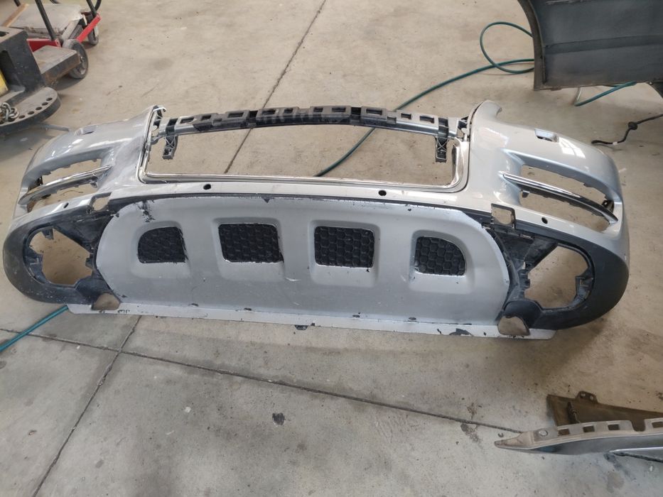 Предна броня за Volkswagen Touareg 2002/2010 г.