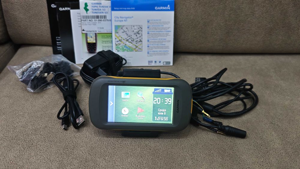 GPS Навигация Garmin Montana 600 със зареждаща стойка RAM монтаж