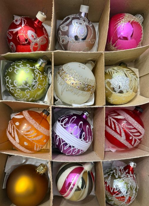 Globuri vechi pentru brad