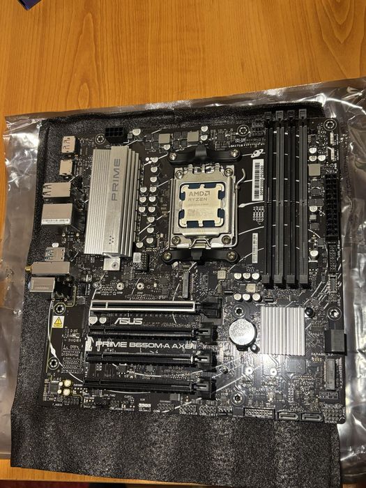 Kit procesor AMD Ryzen 5 8400F + placa de baza ASUS PRIME B650M-A AX6 + cooler tower
